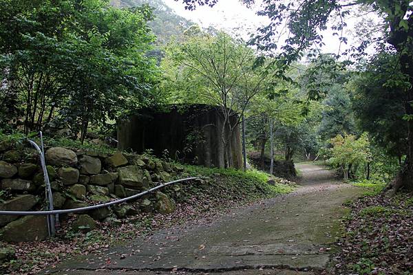 直走往右走步道.JPG