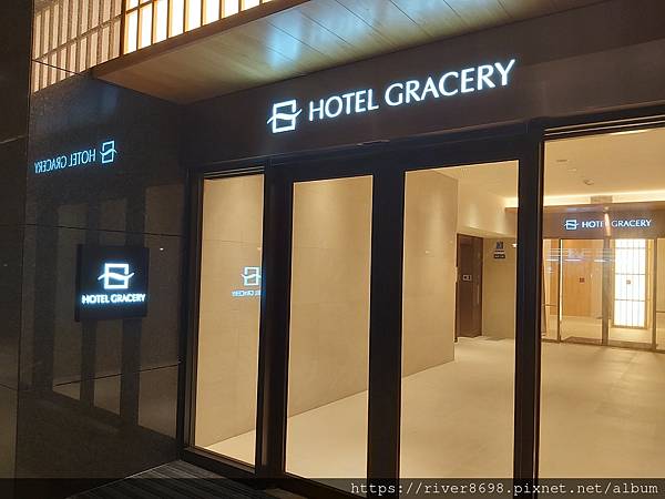 [請益] 台北華山附近住宿推薦