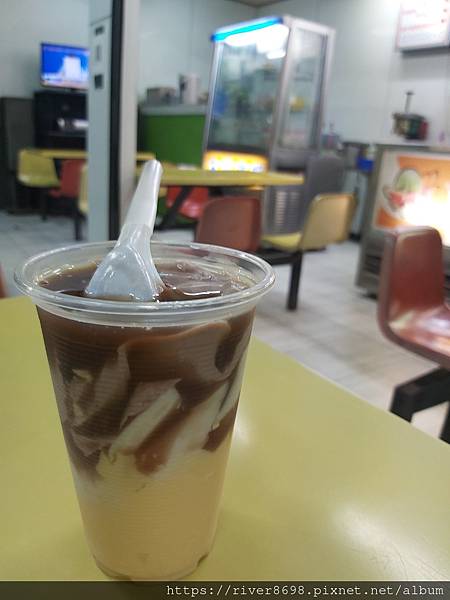 TW_臺灣高雄〝後勁夜市 恬圓布丁豆花、一口煎餃、牛排、烤肉