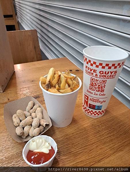 [食記] 西班牙 Five Guys吃薯條、肯德基吃炸雞