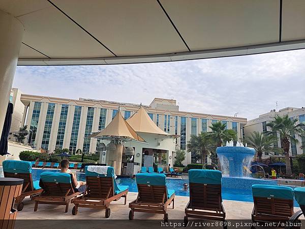 [分享] 阿聯酋航空的杜拜轉機服務 免費簽證+住+吃