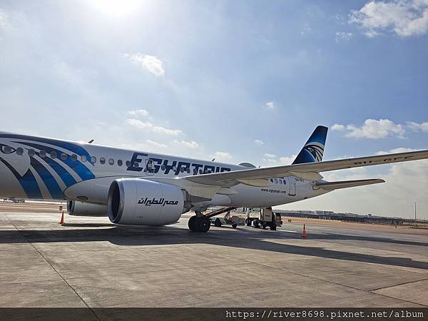 [分享] 埃及航空 開羅CAI-布達佩斯BUD A220-300