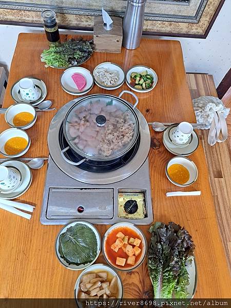 KOR_韓國慶州〝南瓜鴨｜煙燻鴨肉、烤南瓜、紫蘇葉、米飯、生