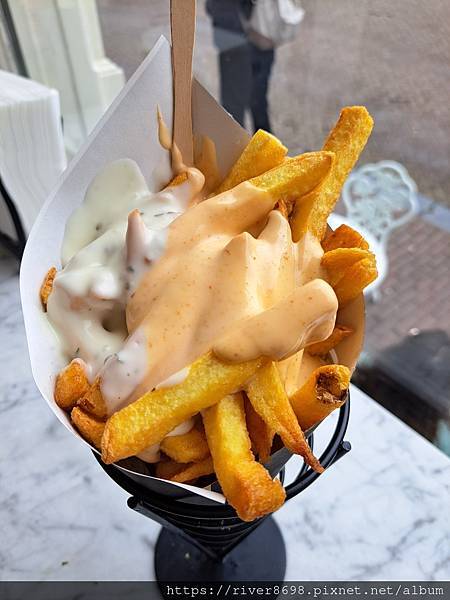 [食記] 荷蘭阿姆斯特丹 薯條先生、尿尿小童薯條