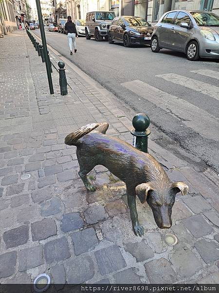 BEL_比利時布魯塞爾〝尿尿系列｜尿尿小狗、尿尿女童、尿尿男