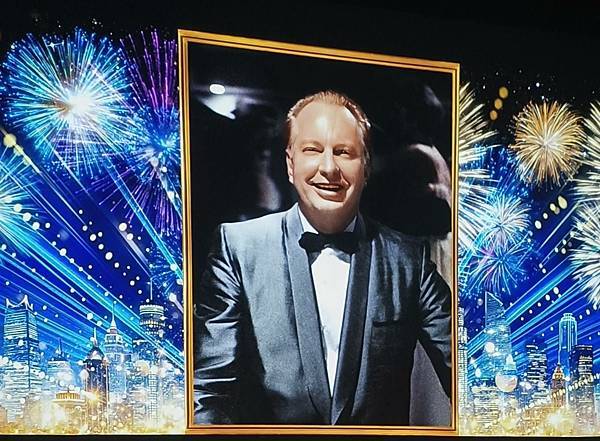 羅恩賀伯特.jpg 羅恩賀伯特.jpg