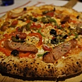 好吃香腸pizza