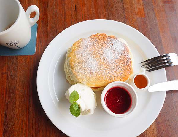 台中勤美 Hecho做咖啡系列三間店 做咖啡一店 二店 Isit 舒芙蕾口感鬆餅好吃必點 Yukina 吃到靈魂深處 痞客邦