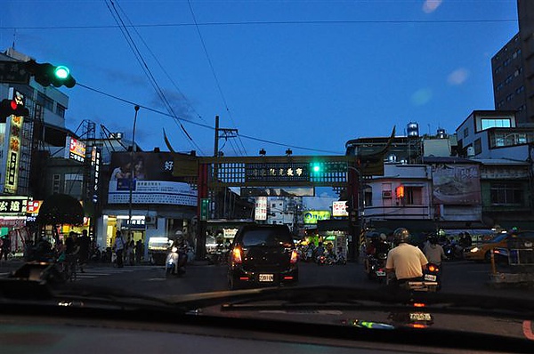 屏東夜市吃飯去.jpg