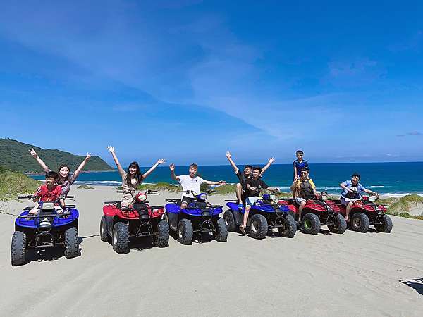 墾丁玩樂 到墾丁不要只是逛大街吃美食玩玩水來試試有速度感刺激的飆沙絕對會留下難忘的回憶 暴政必網