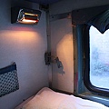 004 2A車廂還有貼心的小夜燈設計, 讓你的夜晚不寂寞.JPG