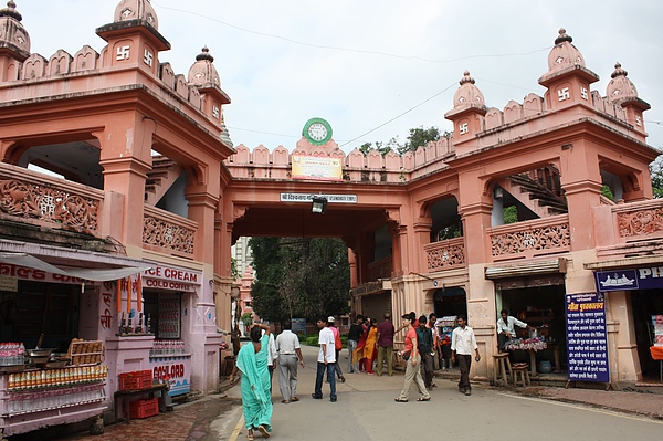 006-0 Vishvanath temple 入口處.JPG