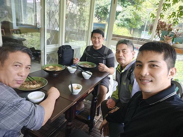 士官長牛肉麵 士官長牛肉麵