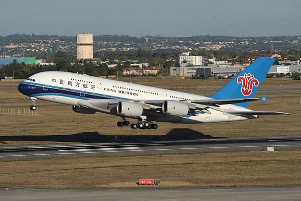 A380_CSN_A380_take_off_to_Beijing_PM