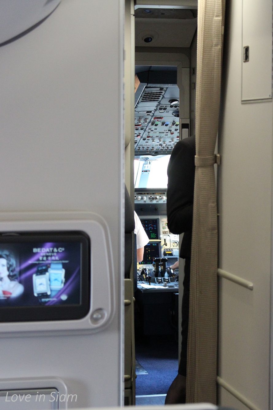 2016.05.27 國泰航空 CX407 台北-香港 商務艙飛行記錄-A330新地區性商務艙、完整服務、餐點介紹 - 第8張圖 2016.05.27 國泰航空 CX407 台北-香港 商務艙飛行記錄-A330新地區性商務艙、完整服務、餐點介紹