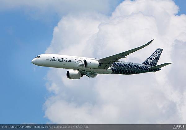 SINGAPORE_AIRSHOW_2016_-_A350_XWB_FLYING_DISPLAY-003.jpg