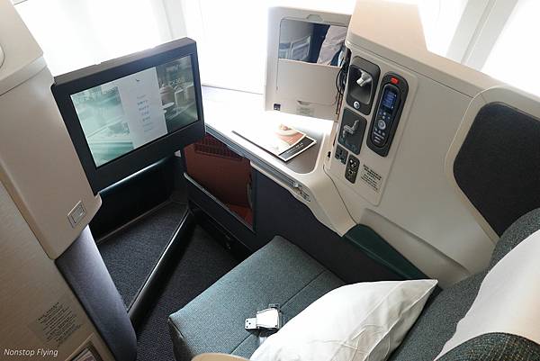 [分享] 國泰航空 CX360 HKG-PVG 777-300ER商務艙