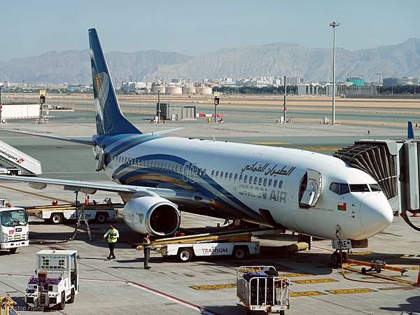 [分享] 阿曼航空 WY405 MCT-CAI 737-800商務艙