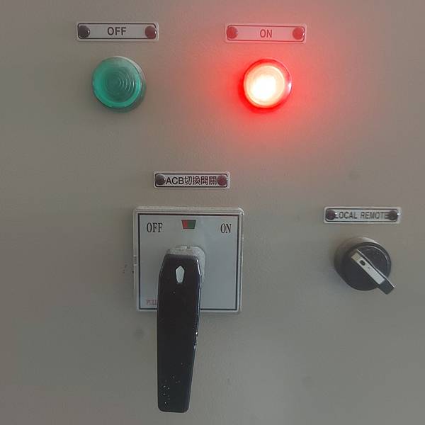 附殘留接點式的手把型操作開關.jpg 附殘留接點式的手把型操作開關.jpg