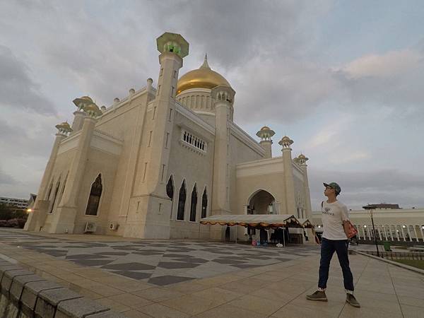 Omar Ali Saifuddien Mosque