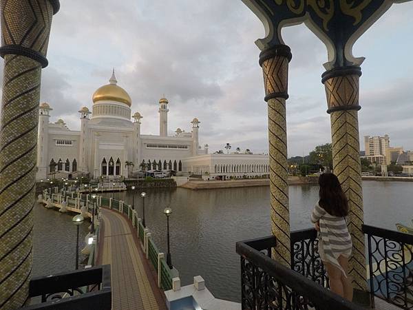 Omar Ali Saifuddien Mosque