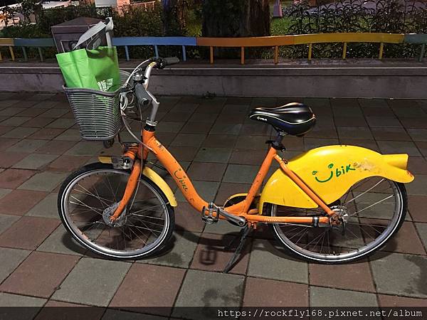 介壽公園的ubike02.JPG