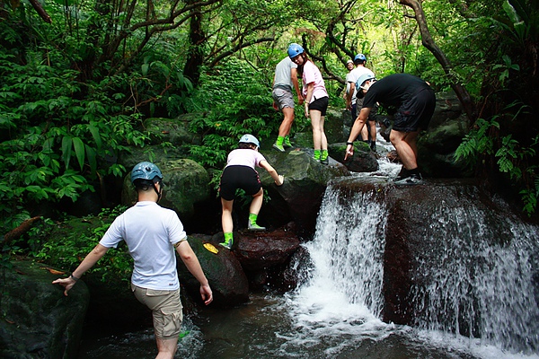 15. Rockland Day 分組活動 溯溪 2.JPG