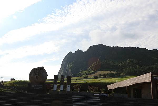 LINE_ALBUM_Day2-濟州露營車早餐、城山日出峰_230629_128.jpg