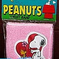 Snoopy粉紅愛心護腕