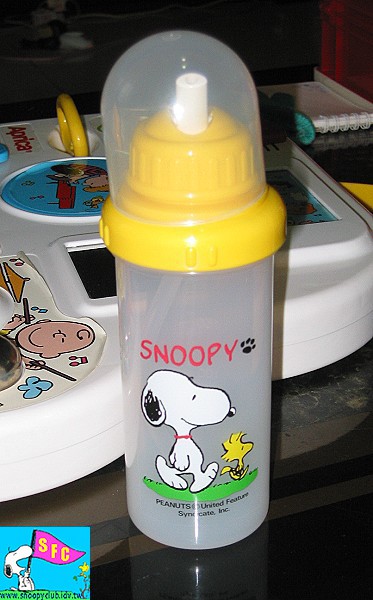 Richell 出品的baby snoopy喝水壺