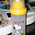 Richell 出品的baby snoopy喝水壺