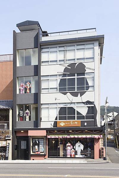 京小町大樓外牆壁畫.jpg