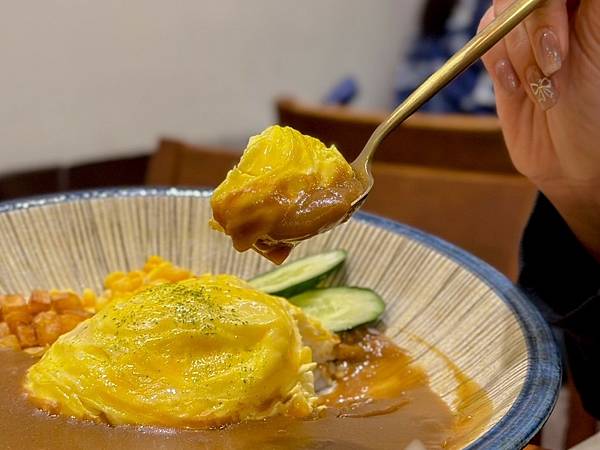 基隆隐藏美食推荐｜一燔欧姆蛋咖喱、炸鸡｜超平价大份量！独家水