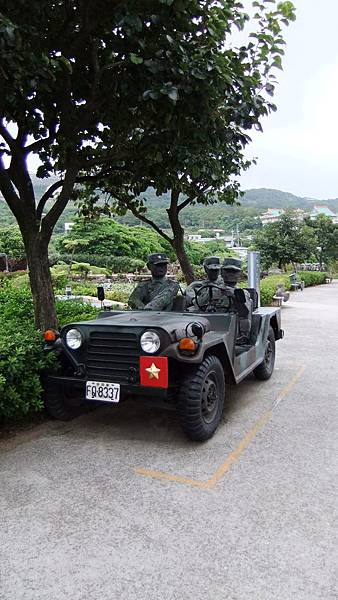 軍用車.JPG