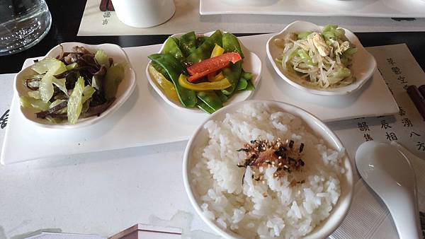 P_20180908_120148_vHDR_On.jpg P_20180908_120148_vHDR_On.jpg