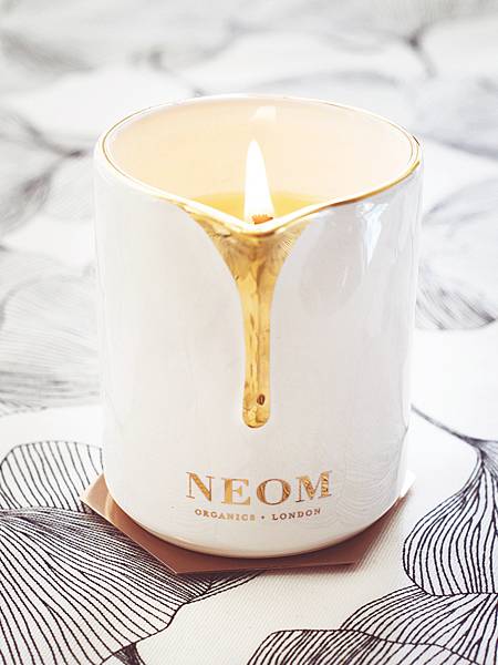 neom-candle