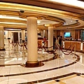 2.lobby-1.JPG