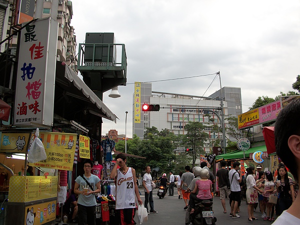 SEE,夜市和運動中心多近啊！