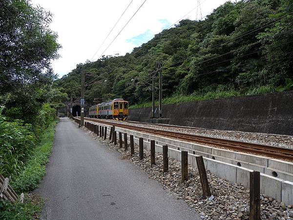 只有兩節車箱