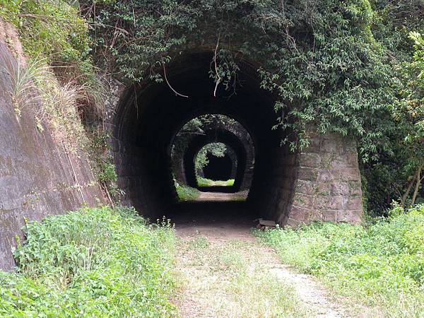 福住隧道旁邊的連續三隧道