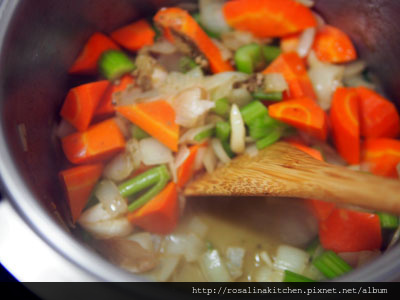 超完美雞骨高湯做法 超完美雞骨高湯做法