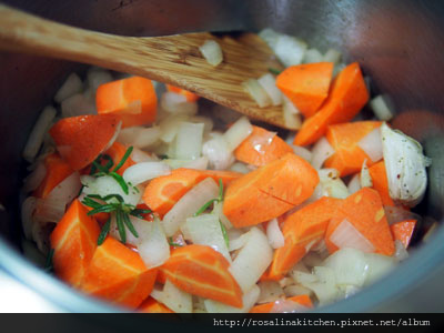 超完美雞骨高湯做法