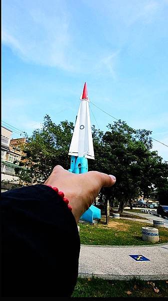 軍方報廢古老飛機之一景點溪湖軍機公園,喜歡飛機的小朋友一定要