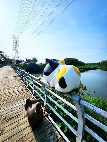 台鐵縱貫線濁水溪橋是位於台灣彰化縣與雲林縣間濁水溪上的一座鐵