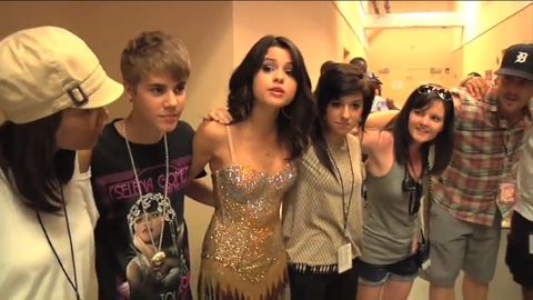 Justin_Bieber_Selena_Gomez_1Aug2011l.jpg