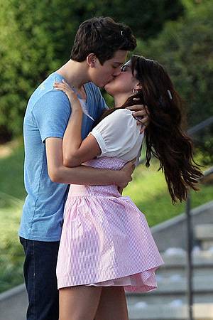 Nat+Wolff+Selena+Gomez+Films+Parental+Guidance+vsK9U5OWUVEl