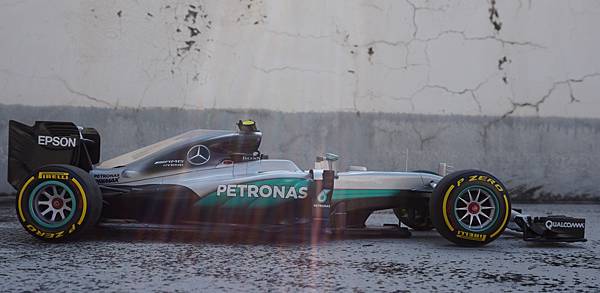 MercedesBenzW07Rosberg040.bmp