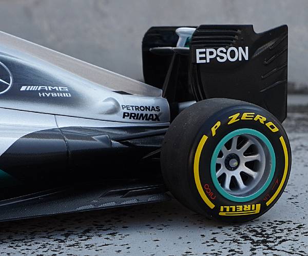MercedesBenzW07Rosberg010.bmp