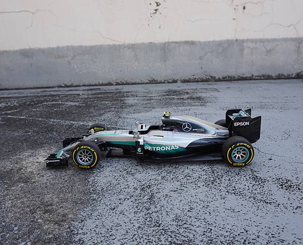 MercedesBenzW07Rosberg017.bmp