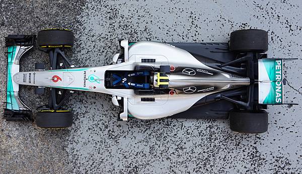 MercedesBenzW07Rosberg019.bmp